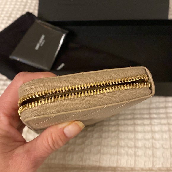 Saint Laurent Wallet - Picture 10 of 17